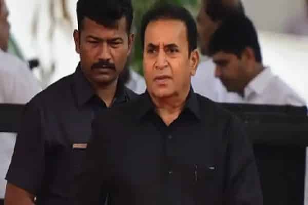 पूर्व गृह मंत्री अनिल देशमुख के तीन ठिकानों पर ED ने मारा छापा पूर्व गृह मंत्री अनिल देशमुख के तीन ठिकानों पर ED ने मारा छापा