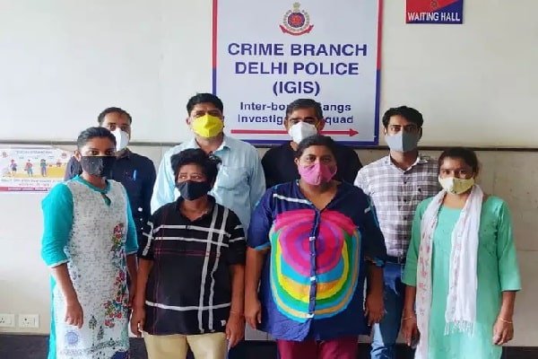 पुलिस ने 2 महिलाओं को 4 करोड़ के ड्रग्स के साथ दबोचा पुलिस ने 2 महिलाओं को 4 करोड़ के ड्रग्स के साथ दबोचा