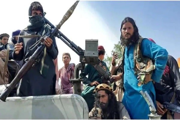 Afghan सेना का Taliban के आगे किया सरेंडर Afghan सेना का Taliban के आगे किया सरेंडर