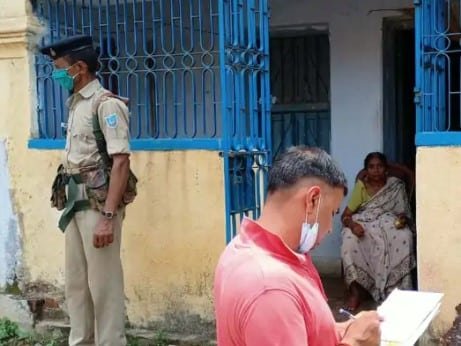 घर में घुसकर महिला का किया ये हाल... घर में घुसकर महिला का किया ये हाल...