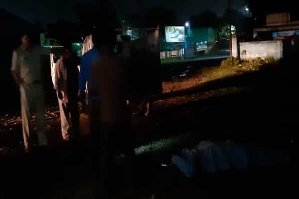 मालगाड़ी से कटकर युवक की मौत मालगाड़ी से कटकर युवक की मौत