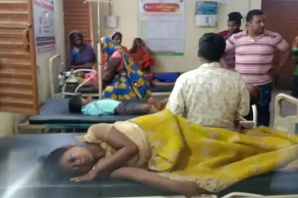 घर पर हाथियों का हमला, 4गंभीर, 8 ने ऐसे बचाई जान घर पर हाथियों का हमला, 4गंभीर, 8 ने ऐसे बचाई जान