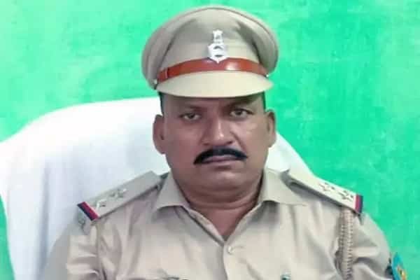 पाथरडीह थाना प्रभारी सस्पेंड, पुलिस गिरफ्त में ऑटो मालिक पाथरडीह थाना प्रभारी सस्पेंड, पुलिस गिरफ्त में ऑटो मालिक