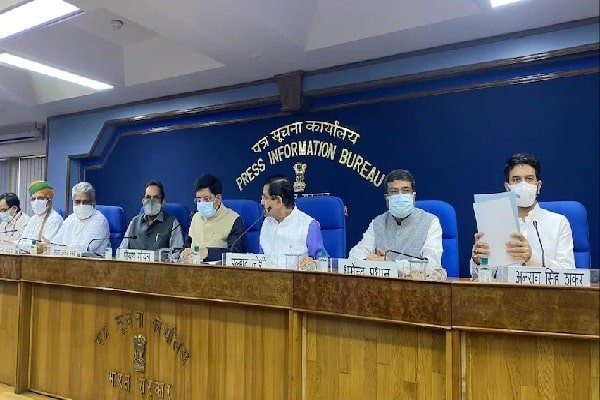 मोदी सरकार के 8 मंत्रियों ने विपक्ष पर इस प्रकार किए बड़े वार... मोदी सरकार के 8 मंत्रियों ने विपक्ष पर इस प्रकार किए बड़े वार...