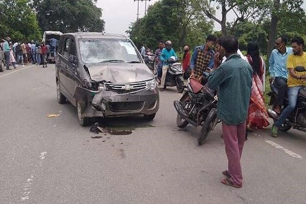 बेटी का था नीट एग्जाम, मिलने जा रहे पिता की मौत, मां गंभीर बेटी का था नीट एग्जाम, मिलने जा रहे पिता की मौत, मां गंभीर