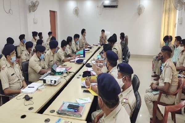 पर्व-त्योहार में मचाया उपद्रव तो होगी कार्रवाई पर्व-त्योहार में मचाया उपद्रव तो होगी कार्रवाई