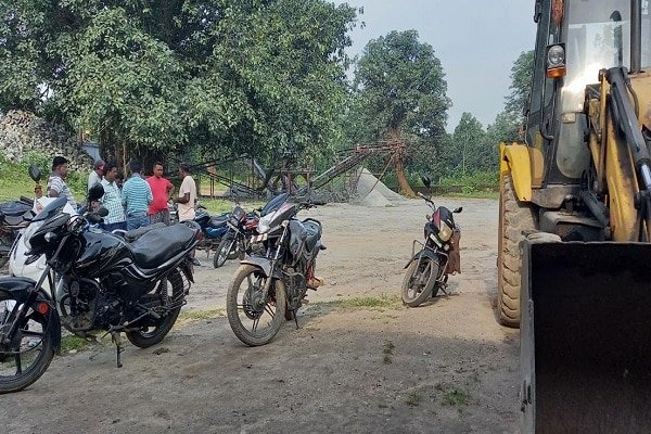 मालिक को बोलो जल्दी पैसा पहुंचाये, नहीं तो... मालिक को बोलो जल्दी पैसा पहुंचाये, नहीं तो...