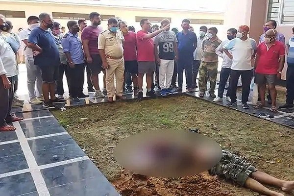 अपार्टमेंट के 10 वें माले से कूदा युवक, मौके पर तोड़ा दम अपार्टमेंट के 10 वें माले से कूदा युवक, मौके पर तोड़ा दम