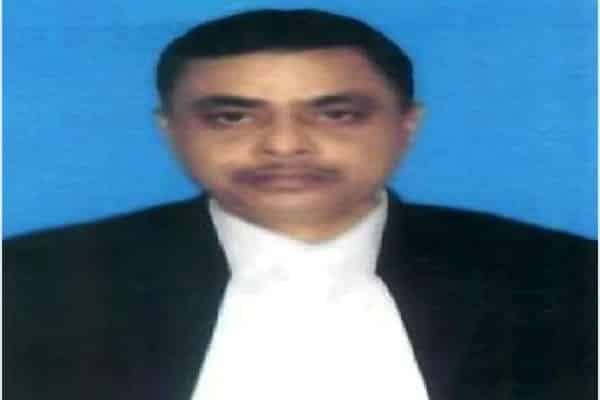 ADJ उत्तम आनंद मौत मामला : MLA पूर्णिमा नीरज सिंह के इस रिश्तेदार से पूछताछ करेगी CBI ADJ उत्तम आनंद मौत मामला : MLA पूर्णिमा नीरज सिंह के इस रिश्तेदार से पूछताछ करेगी CBI