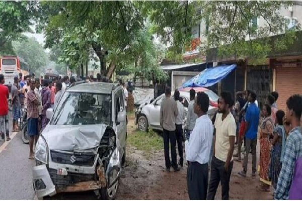 कार की चपेट में आई युवती, मौके पर तोड़ा दम कार की चपेट में आई युवती, मौके पर तोड़ा दम