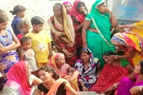 मछली पकड़ रहे युवक की पीट-पीटकर हत्या मछली पकड़ रहे युवक की पीट-पीटकर हत्या