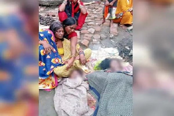 सास से हुआ झगड़ा तो दो बच्चों संग पानी भरे गड्ढे में कूदी महिला सास से हुआ झगड़ा तो दो बच्चों संग पानी भरे गड्ढे में कूदी महिला