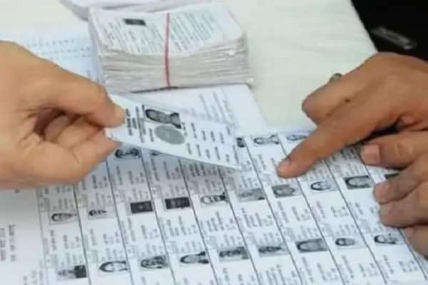 1 नवंबर से वोटर लिस्ट में 18 साल से ऊपर के युवा जुड़वा सकते हैं नाम, जानें कब तक करना है आवेदन 1 नवंबर से वोटर लिस्ट में 18 साल से ऊपर के युवा जुड़वा सकते हैं नाम, जानें कब तक करना है आवेदन
