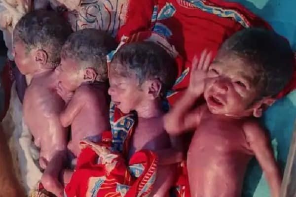 OMG: एक-दो नहीं, महिला ने दिया एक साथ इतने बच्चों को जन्म OMG: एक-दो नहीं, महिला ने दिया एक साथ इतने बच्चों को जन्म
