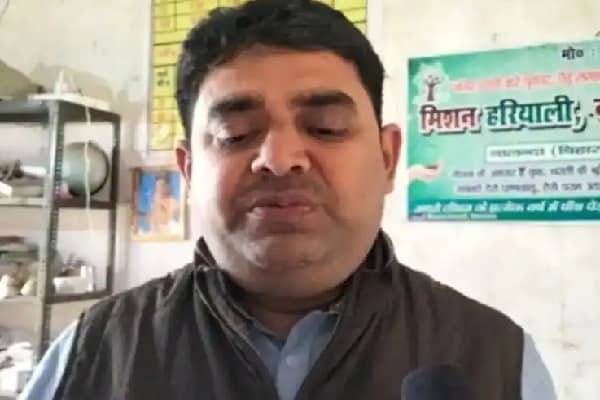 सरकारी टीचर के घर मिला इतना किलो सोना और कैश कि फटी रह गई आंखें सरकारी टीचर के घर मिला इतना किलो सोना और कैश कि फटी रह गई आंखें