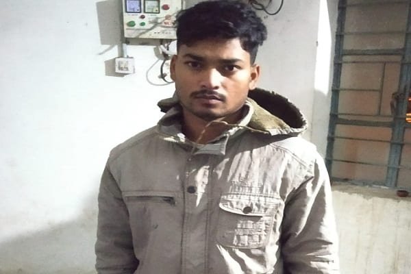 पुलिस रिमांड में टूट गया आदित्य, सुरेश साहू हत्याकांड में खोला मुंह पुलिस रिमांड में टूट गया आदित्य, सुरेश साहू हत्याकांड में खोला मुंह