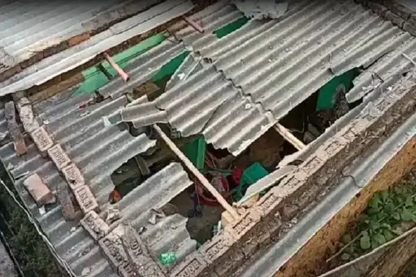 घर में अचानक हो गया बम विस्फोट,4 जख्मी