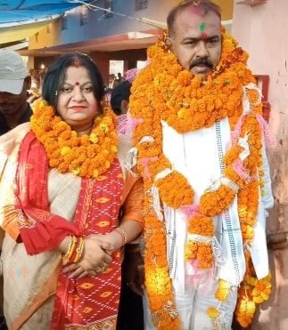 कोई ढोल नगाड़े, कोई काफिले के साथ तो कोई पैदल, ऐसा नजारा था… कोई ढोल नगाड़े, कोई काफिले के साथ तो कोई पैदल, ऐसा नजारा था…