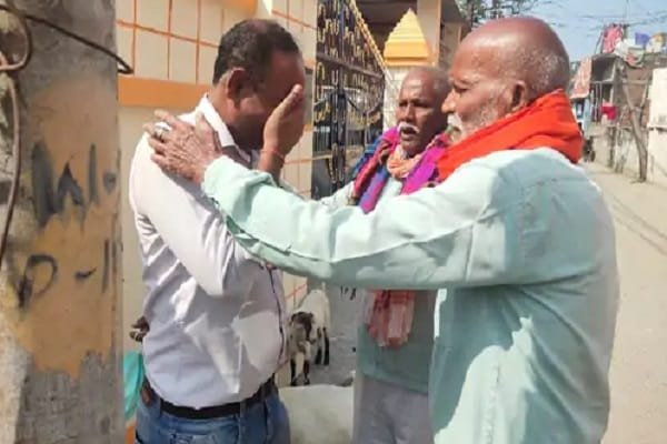 मुजफ्फरपुर में 4 की मौत, जहरीली शराब पिलाने का आरोप मुजफ्फरपुर में 4 की मौत, जहरीली शराब पिलाने का आरोप