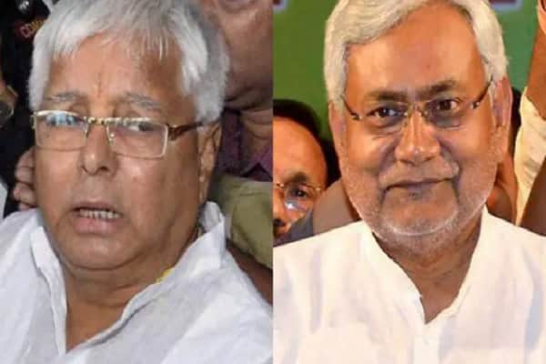 बिहार में नहीं जली लालू की लालटेन, दोनों सीटों पर जेडीयू का कब्जा बिहार में नहीं जली लालू की लालटेन, दोनों सीटों पर जेडीयू का कब्जा
