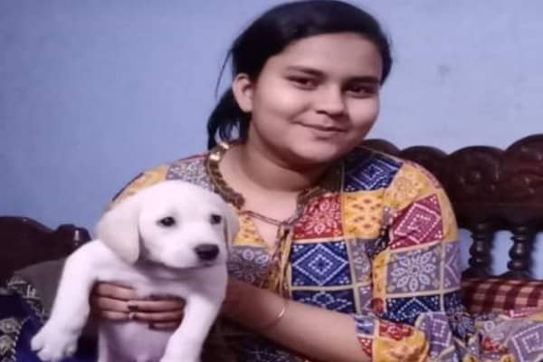 झरिया की सानवी ने रांची में तोड़ा दम, परिजनों का रो-रोकर बुरा हाल झरिया की सानवी ने रांची में तोड़ा दम, परिजनों का रो-रोकर बुरा हाल