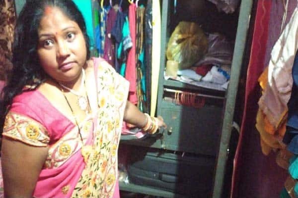 छठ मनाने घाट गया था परिवार,चोरों ने नकद और जेवरात पर साफ किए हाथ छठ मनाने घाट गया था परिवार,चोरों ने नकद और जेवरात पर साफ किए हाथ