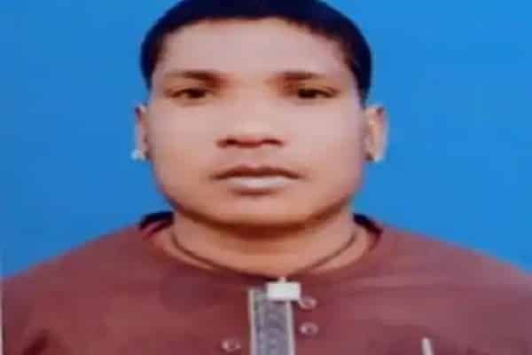 रेलवे लाइन पर मिली भाजयुमो नेता की डेट बाडी, मर्डर की आशंका रेलवे लाइन पर मिली भाजयुमो नेता की डेट बाडी, मर्डर की आशंका