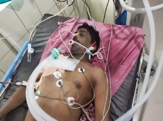 मेरे बेटे को मत बिगाड़ो, ...और घर के बाहर बुलाकर ठोक दिया मेरे बेटे को मत बिगाड़ो, ...और घर के बाहर बुलाकर ठोक दिया