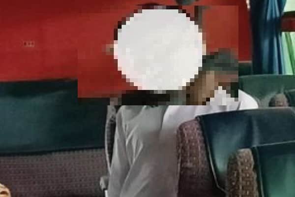 खड़ी बस के अंदर फंदे पर लटकी मिली युवक की लाश खड़ी बस के अंदर फंदे पर लटकी मिली युवक की लाश