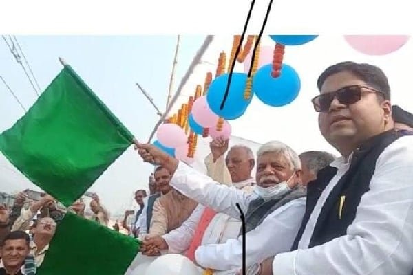 20 महीने बाद रांची-चोपन एक्सप्रेस का शुरू हुआ परिचालन 20 महीने बाद रांची-चोपन एक्सप्रेस का शुरू हुआ परिचालन