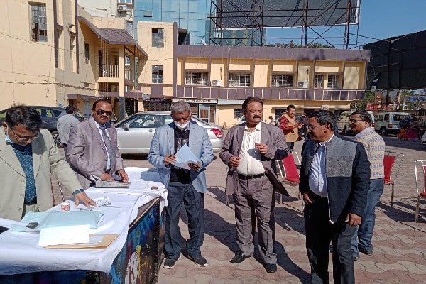 झारखंड आईएमए चुनाव के लिए वोटरों ने की वोटिंग झारखंड आईएमए चुनाव के लिए वोटरों ने की वोटिंग