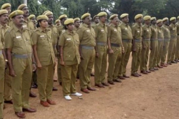 Home Guard के 30,000 पदों पर होगी भर्ती, ये कैंडिडेट्स कर सकते हैं आवेदन Home Guard के 30,000 पदों पर होगी भर्ती, ये कैंडिडेट्स कर सकते हैं आवेदन