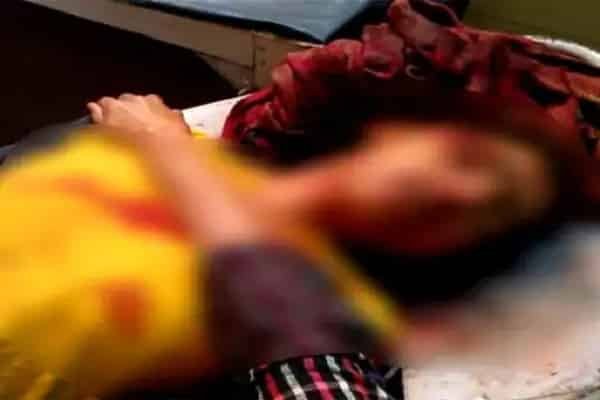 खिलौना समझकर खेलने के दौरान चली थी गोली, 9 दिन बाद बच्ची ने रिम्स में तोड़ा दम खिलौना समझकर खेलने के दौरान चली थी गोली, 9 दिन बाद बच्ची ने रिम्स में तोड़ा दम