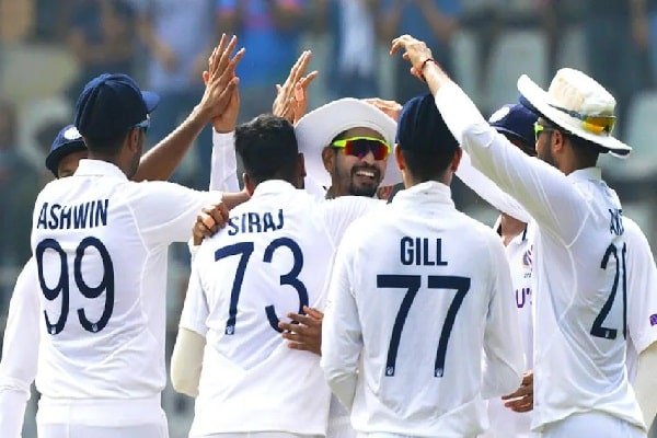 फिरकी में फंसे कीवी, पहली पारी में पूरी टीम 62 पर ढेर फिरकी में फंसे कीवी, पहली पारी में पूरी टीम 62 पर ढेर