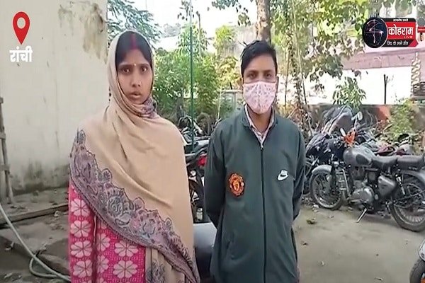 ऐ बप्पा बैंक गये भी नहीं, नाम से निकल गई कीमती कार, देखें वीडियो ऐ बप्पा बैंक गये भी नहीं, नाम से निकल गई कीमती कार, देखें वीडियो