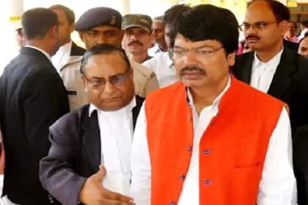 अभी जेल में ही रहेंगे पूर्व मंत्री अभी जेल में ही रहेंगे पूर्व मंत्री