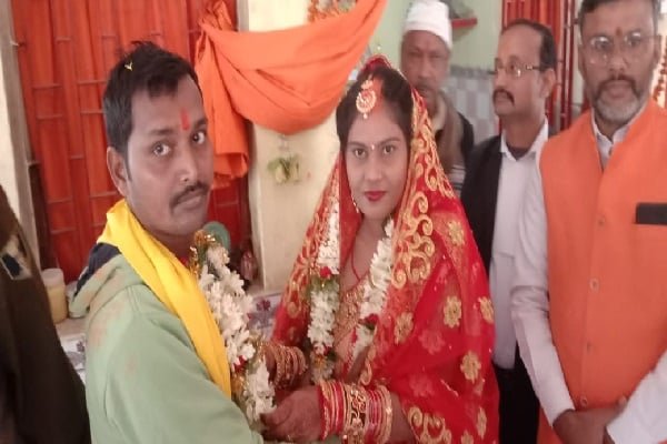 जज से बोली प्रेमिका- हुजूर हम एकरा से बहुत प्यार करीला और फिर... जज से बोली प्रेमिका- हुजूर हम एकरा से बहुत प्यार करीला और फिर...
