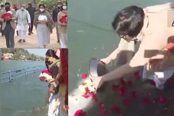 CDS रावत की अस्थियां गंगा में प्रवाहित, बेटी कृतिका और तारिणी के नहीं थम रहे थे आंसू CDS रावत की अस्थियां गंगा में प्रवाहित, बेटी कृतिका और तारिणी के नहीं थम रहे थे आंसू