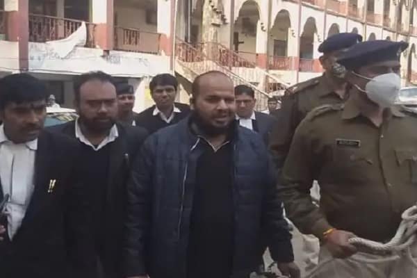 गैंग्स ऑफ वासेपुर के डॉन का बेटा गिरफ्तार गैंग्स ऑफ वासेपुर के डॉन का बेटा गिरफ्तार