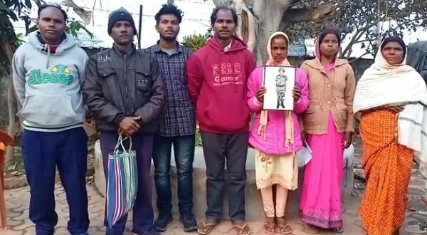 12 दिन से लापता है झारखंड जगुआर का जवान, परिजन बोले... 12 दिन से लापता है झारखंड जगुआर का जवान, परिजन बोले...