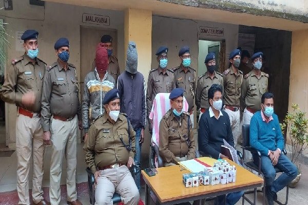 दो नशे के सौदागर धराये, उगले कई राज दो नशे के सौदागर धराये, उगले कई राज