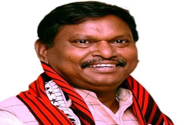 कोरोना की चपेट में आए केंद्रीय मंत्री अर्जुन मुंडा, खुद को किया होम क्वारंटाइन कोरोना की चपेट में आए केंद्रीय मंत्री अर्जुन मुंडा, खुद को किया होम क्वारंटाइन