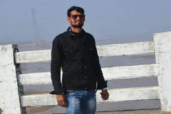 पलामू में दो लोगों की लाश मिलने से सनसनी, पुलिस बोली... पलामू में दो लोगों की लाश मिलने से सनसनी, पुलिस बोली...