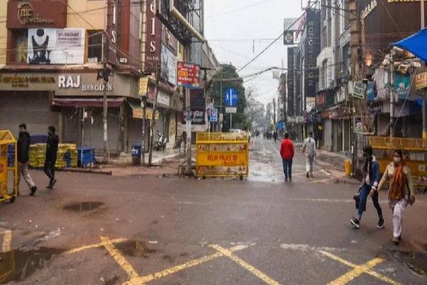 Weekend curfew खत्म, 50 % क्षमता के साथ सिनेमाहॉल भी अब खुलेंगे Weekend curfew खत्म, 50 % क्षमता के साथ सिनेमाहॉल भी अब खुलेंगे