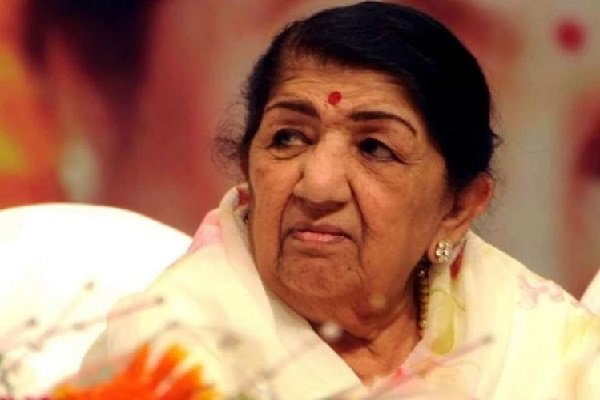 स्वर कोकिला की सेहत में हुआ सुधार स्वर कोकिला की सेहत में हुआ सुधार