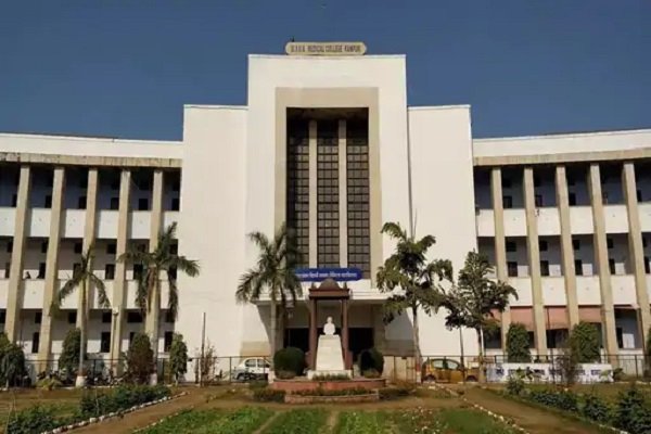 इस मेडिकल कॉलेज में कोरोना ब्लास्ट, 60 सीनियर और जूनियर डॉक्टर संक्रमित इस मेडिकल कॉलेज में कोरोना ब्लास्ट, 60 सीनियर और जूनियर डॉक्टर संक्रमित