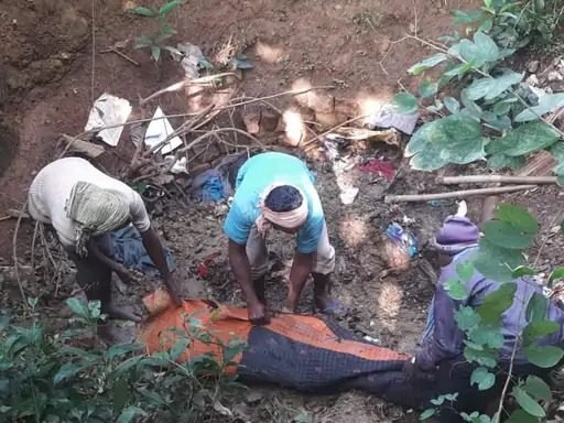 पत्नी संग अवैध संबंध के शक में प्रवीण को दी खौफनाक मौत, ऐसे खुला राज पत्नी संग अवैध संबंध के शक में प्रवीण को दी खौफनाक मौत, ऐसे खुला राज