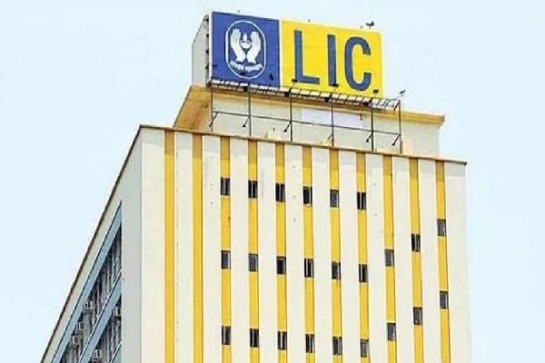 LIC की इस पॉलिसी में मिलेगा डबल फायदा, चेक करें डीटेल्स LIC की इस पॉलिसी में मिलेगा डबल फायदा, चेक करें डीटेल्स