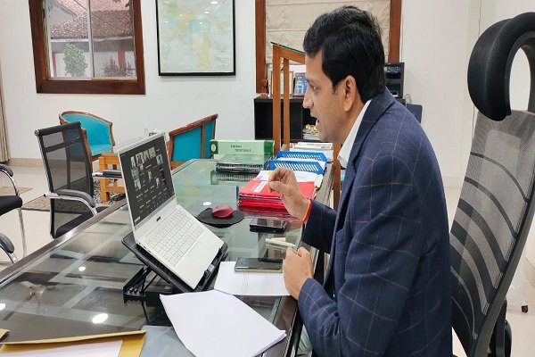 शिकायत निवारण को लेकर रांची डीसी सख्त, बोले- लापरवाही बर्दाश्त नहीं शिकायत निवारण को लेकर रांची डीसी सख्त, बोले- लापरवाही बर्दाश्त नहीं