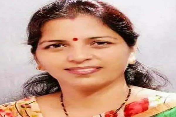 AAP की निगम पार्षद गीता रावत घूस लेते गिरफ्तार AAP की निगम पार्षद गीता रावत घूस लेते गिरफ्तार